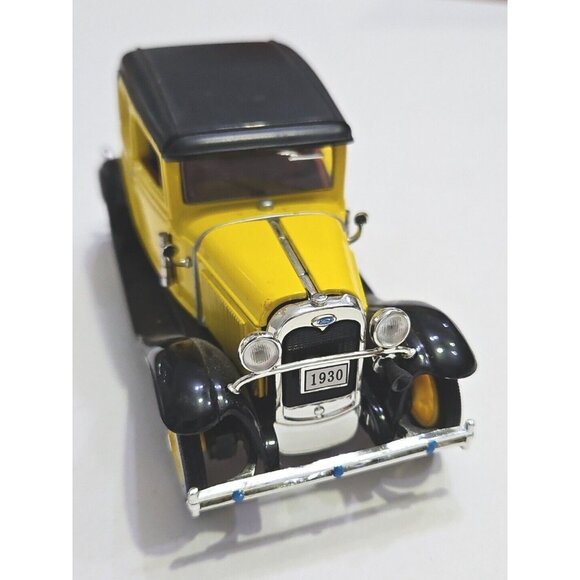 1930 Ford Crown Victoria 1:32 Diecast Car  ARKO Black & Yellow - Picture 8 of 14
